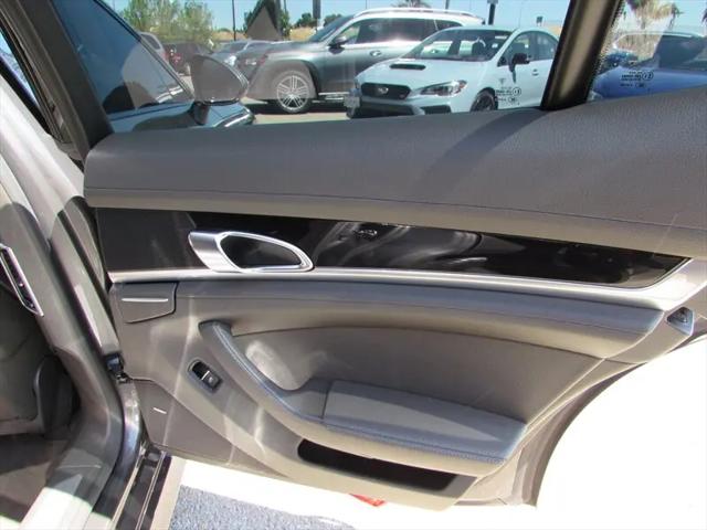 2016 Porsche Panamera 4