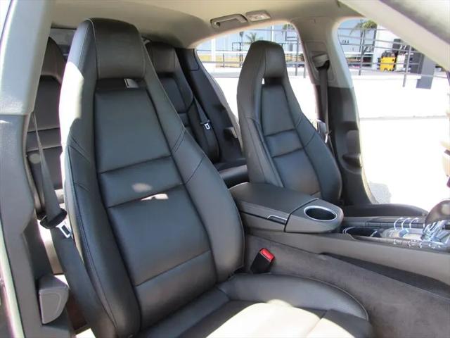 2016 Porsche Panamera 4