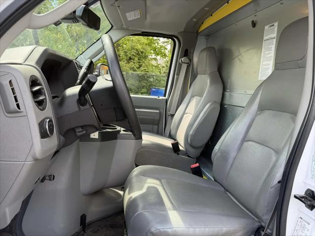 2023 Ford E-350 Cutaway Base