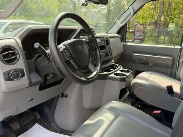 2023 Ford E-350 Cutaway Base