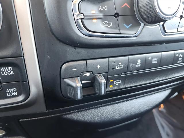 2017 Ram 1500 Big Horn Crew Cab 4x4 5'7" Box