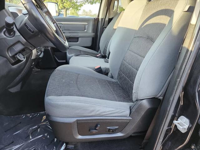 2017 Ram 1500 Big Horn Crew Cab 4x4 5'7" Box