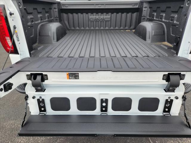 2026 GMC Sierra 1500 Crew Cab, Short Bed, SLT, 4WD