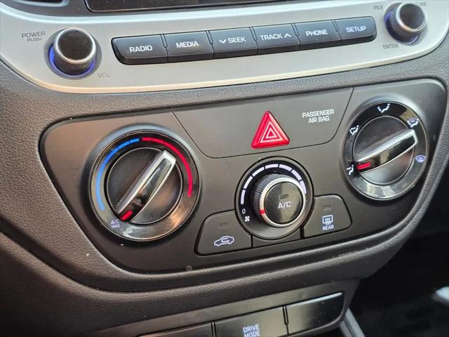 2022 Hyundai Accent SE