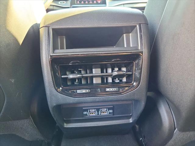 2025 Jeep Grand Cherokee Laredo 4x2