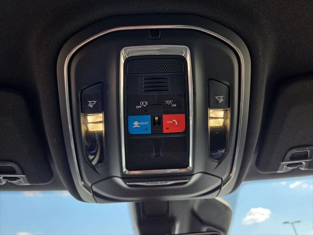 2025 Jeep Grand Cherokee Laredo 4x2