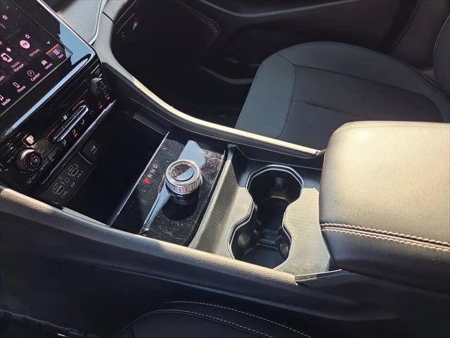 2025 Jeep Grand Cherokee Laredo 4x2
