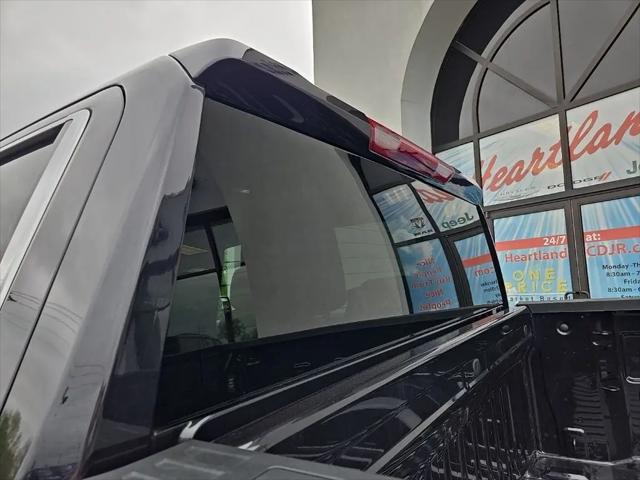 2025 GMC Sierra 1500 4WD Crew Cab Short Box SLT