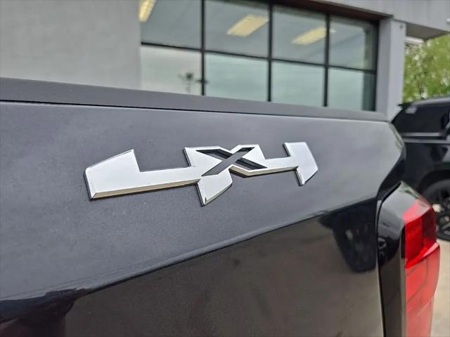 2025 GMC Sierra 1500 4WD Crew Cab Short Box SLT
