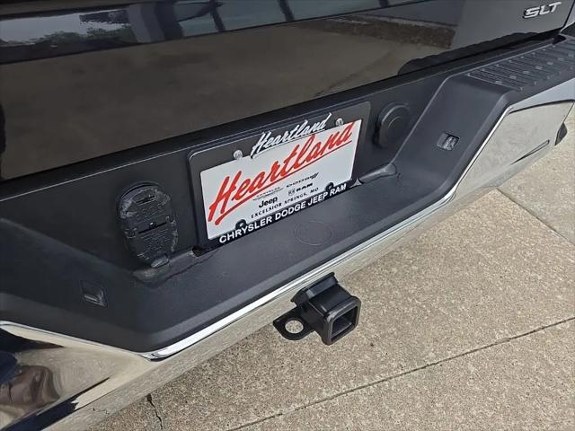 2025 GMC Sierra 1500 4WD Crew Cab Short Box SLT