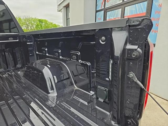 2025 GMC Sierra 1500 4WD Crew Cab Short Box SLT
