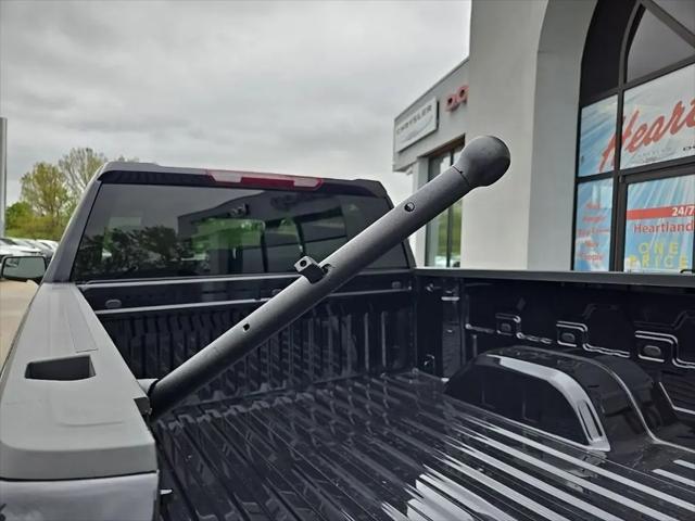2025 GMC Sierra 1500 4WD Crew Cab Short Box SLT