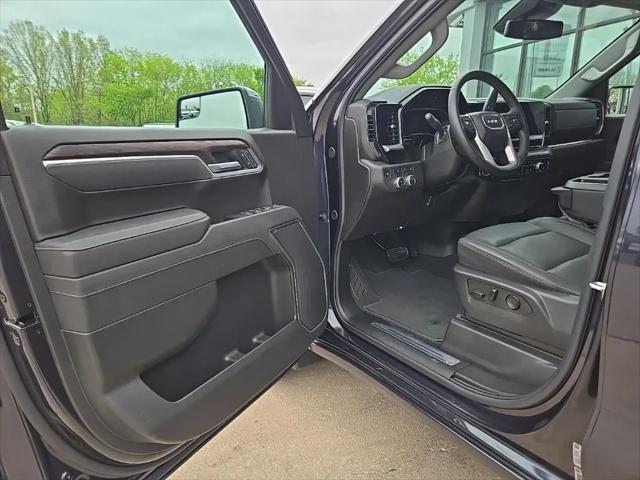 2025 GMC Sierra 1500 4WD Crew Cab Short Box SLT