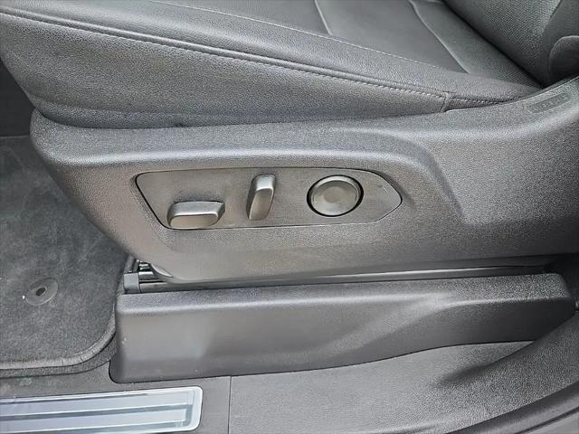 2025 GMC Sierra 1500 4WD Crew Cab Short Box SLT
