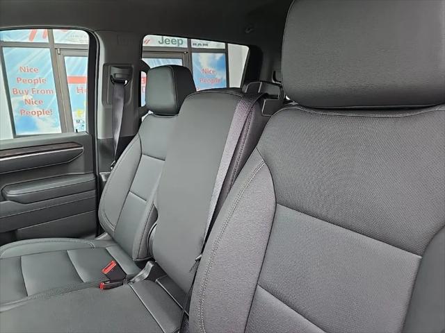 2025 GMC Sierra 1500 4WD Crew Cab Short Box SLT