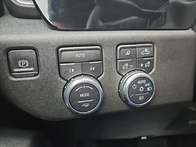 2025 GMC Sierra 1500 4WD Crew Cab Short Box SLT