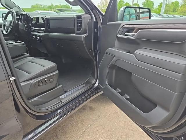 2025 GMC Sierra 1500 4WD Crew Cab Short Box SLT