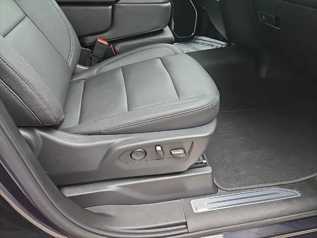 2025 GMC Sierra 1500 4WD Crew Cab Short Box SLT