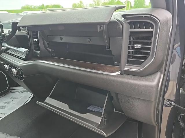 2025 GMC Sierra 1500 4WD Crew Cab Short Box SLT