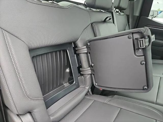 2025 GMC Sierra 1500 4WD Crew Cab Short Box SLT