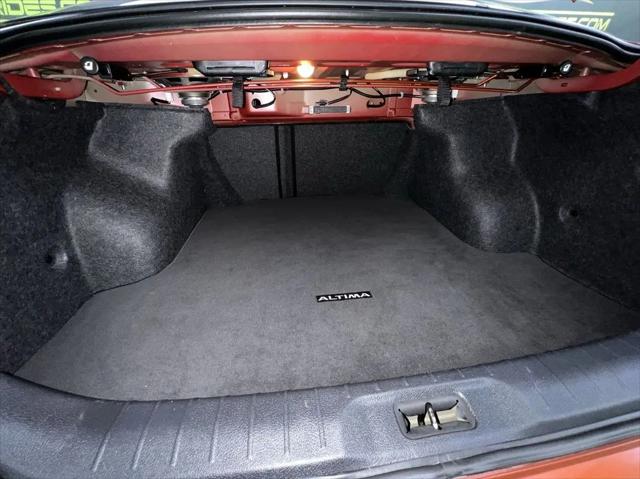 2020 Nissan Altima SR FWD
