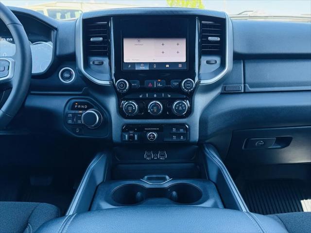 2025 Ram 1500 Big Horn Crew Cab 4x4 5'7" Box