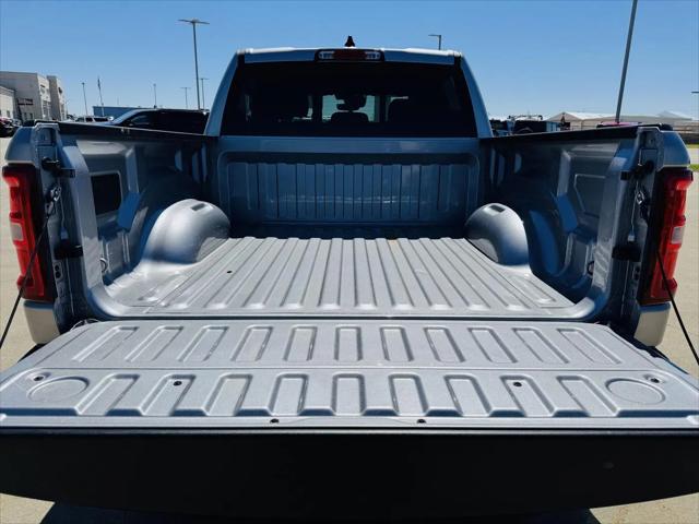 2025 Ram 1500 Big Horn Crew Cab 4x4 5'7" Box