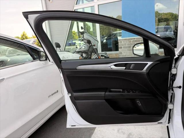 2020 Ford Fusion Hybrid SE