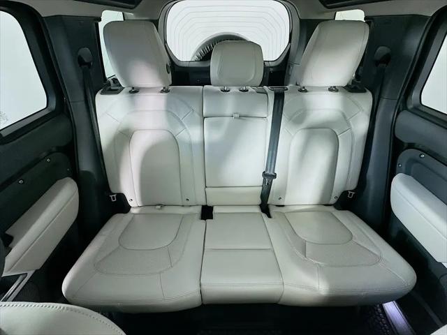 2024 Land Rover Defender 110 P400 S