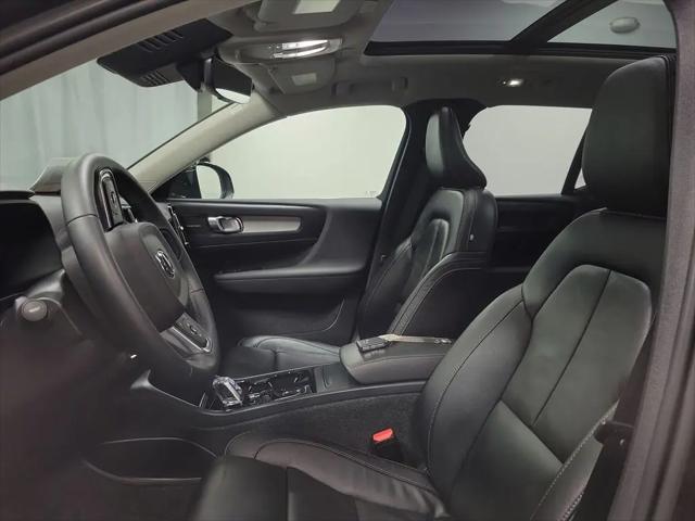 2023 Volvo XC40 B5 Plus Bright Theme