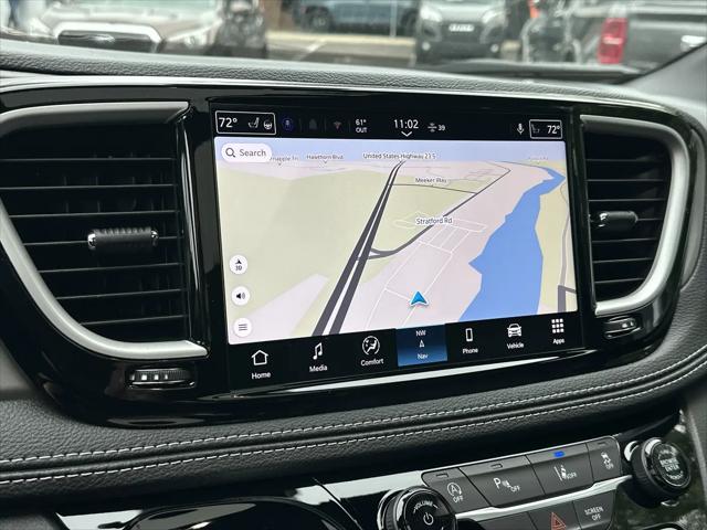 2027 Chrysler Pacifica Select