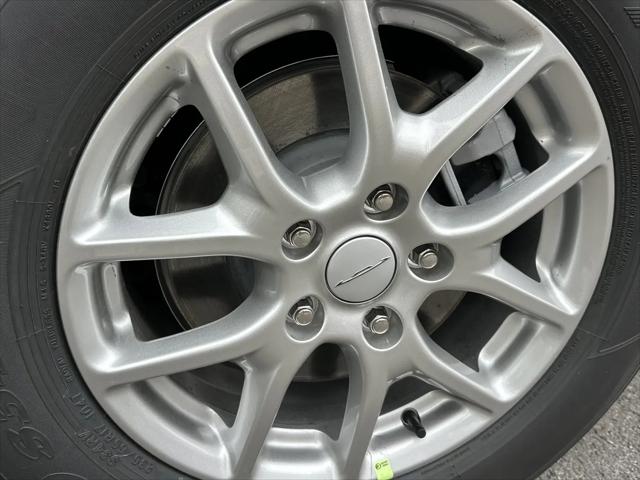 2027 Chrysler Pacifica Select