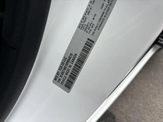2027 Chrysler Pacifica Select