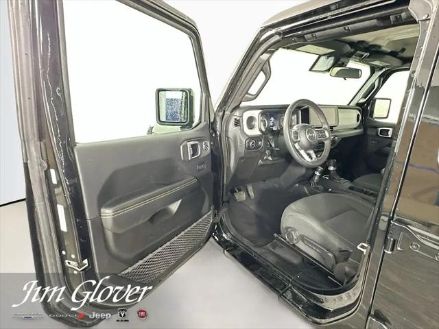 2025 Jeep Wrangler 4-Door Sahara 4x4