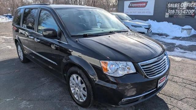 2016 Chrysler Town & Country Touring