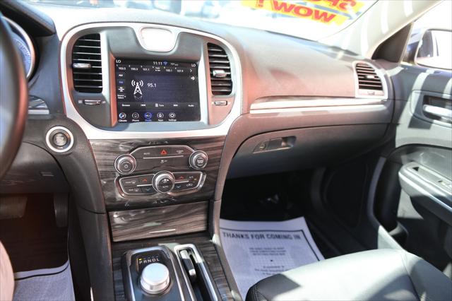 2022 Chrysler 300 Touring