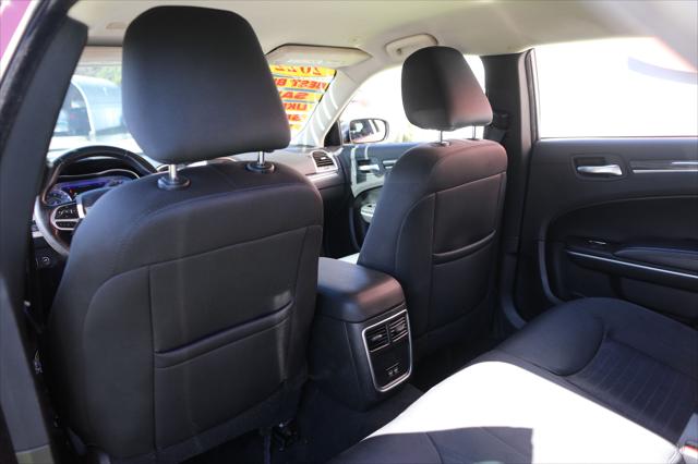 2022 Chrysler 300 Touring