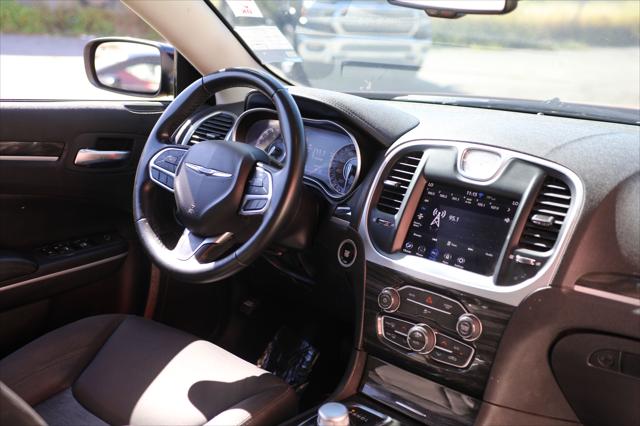 2022 Chrysler 300 Touring