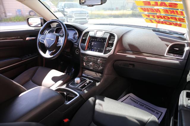 2022 Chrysler 300 Touring