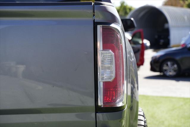 2021 GMC Canyon 2WD Crew Cab Short Box Elevation Standard