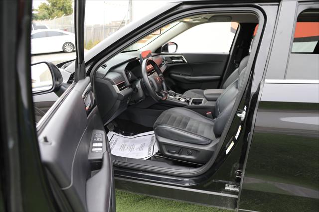 2024 Mitsubishi Outlander Unknown
