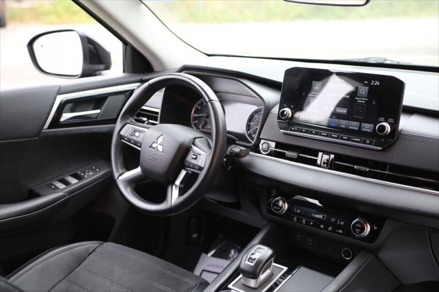 2024 Mitsubishi Outlander Unknown