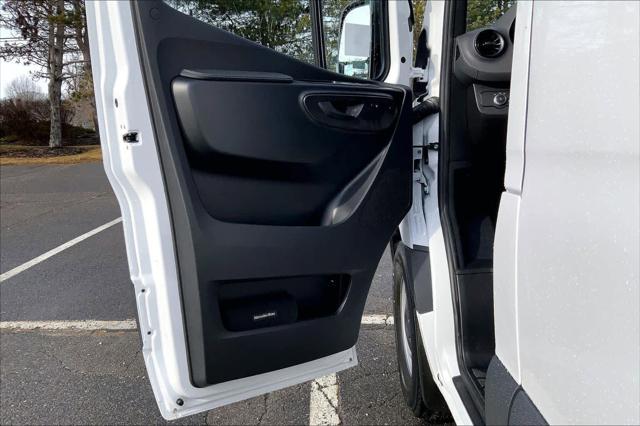 2026 Mercedes-Benz Sprinter 2500 Standard Roof 4-Cyl Diesel HO