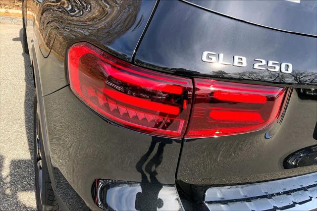2026 Mercedes-Benz GLB 4MATIC