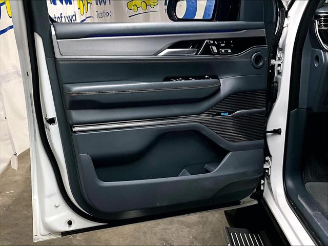 2023 Jeep Grand Wagoneer L Series III 4x4