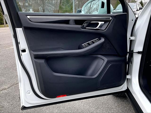 2023 Porsche Macan T