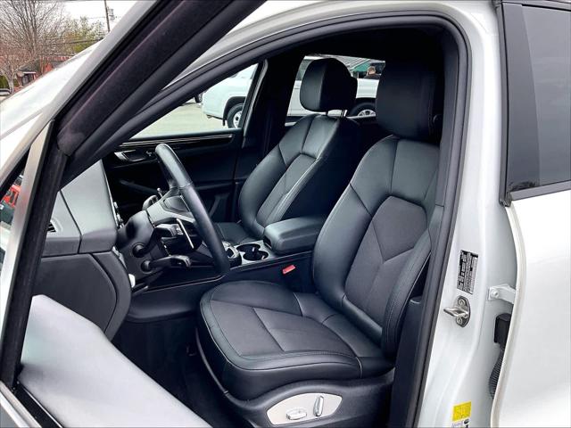 2023 Porsche Macan T