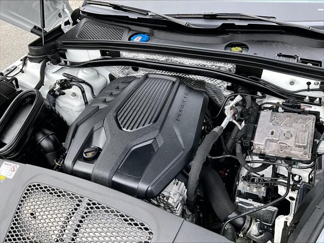 2023 Porsche Macan T