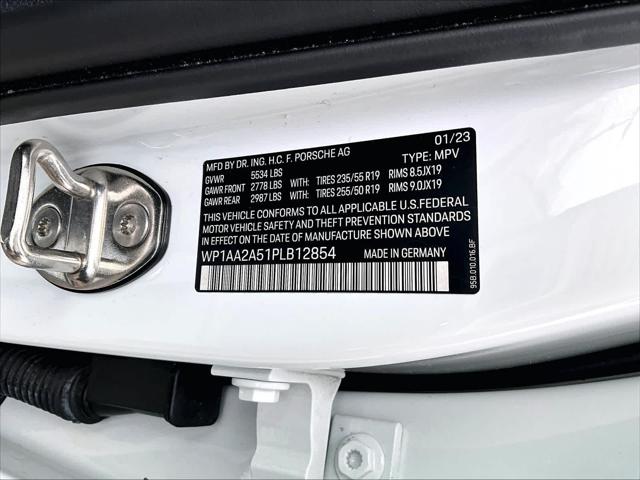 2023 Porsche Macan T