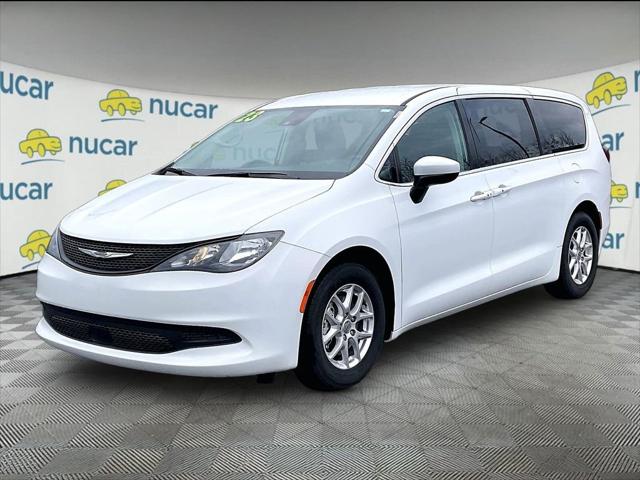 2023 Chrysler Voyager LX